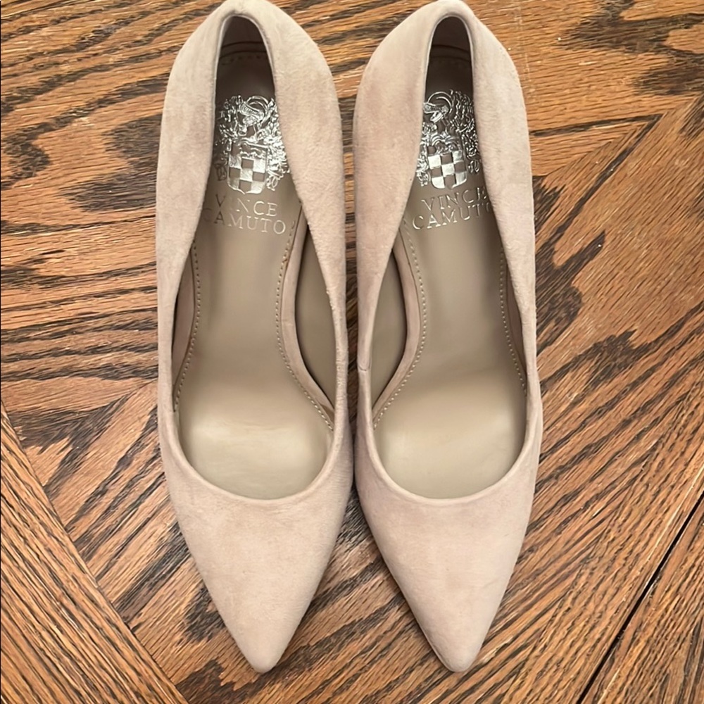 Vince Camuto Women's Cream Pumps-NEVER WORN